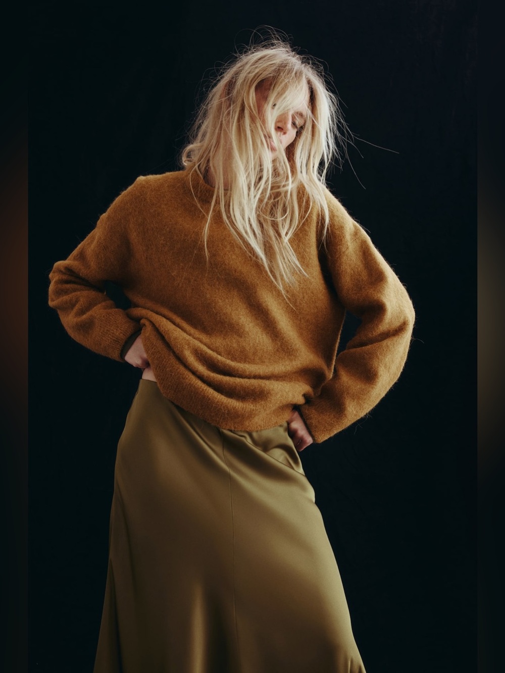 H&M Women's Fuzzy Turtleneck Sweater in Warm Brown- Wool & Alpaca Blend